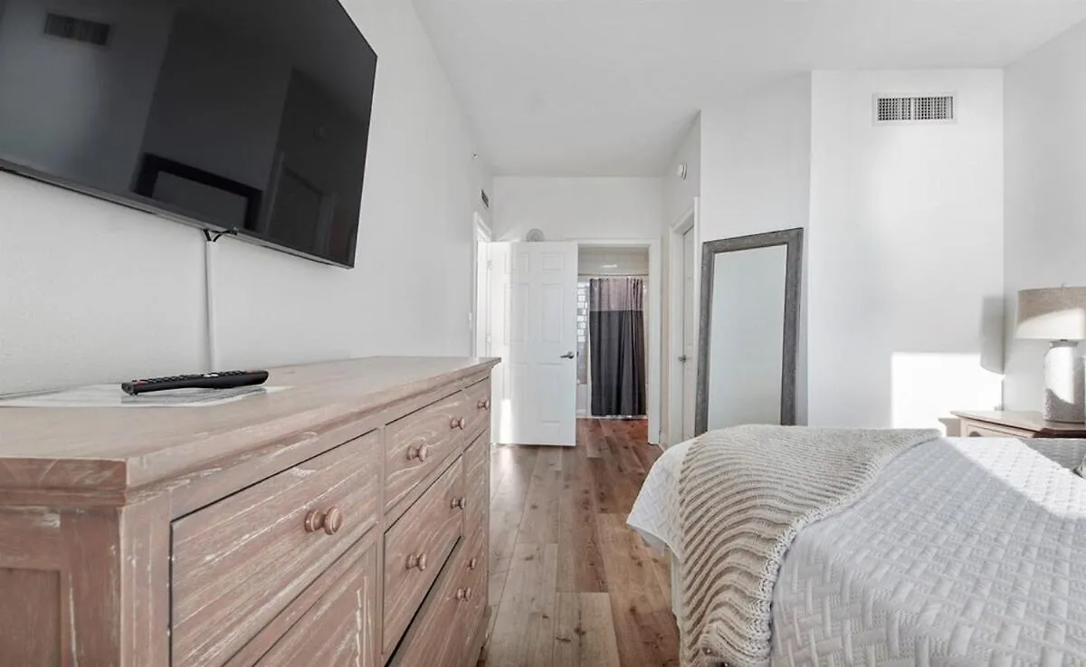 Calypso 302 West Direct Beach Front Awesome! Panama City Beach United States